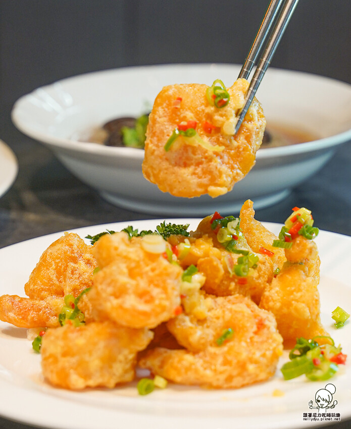 高雄夢時代首間 白玉樓 台菜定食、經典懷舊台菜美食 X 傳承第四代的台菜料理、高雄台菜 - 跟著尼力吃喝玩樂&親子生活