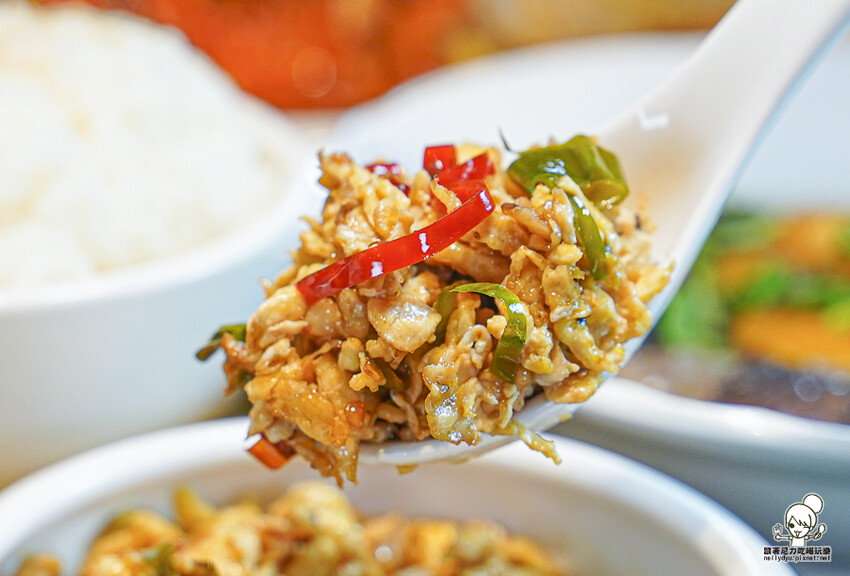 高雄夢時代首間 白玉樓 台菜定食、經典懷舊台菜美食 X 傳承第四代的台菜料理、高雄台菜 - 跟著尼力吃喝玩樂&親子生活