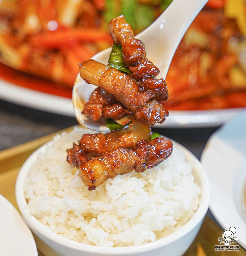 高雄夢時代首間 白玉樓 台菜定食、經典懷舊台菜美食 X 傳承第四代的台菜料理、高雄台菜 - 跟著尼力吃喝玩樂&親子生活