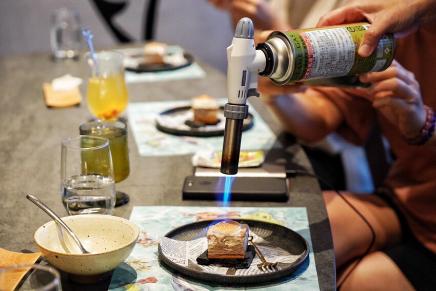 全台唯一夏威夷無菜單鐵板燒!近距離看火焰秀!整尾加拿大龍蝦都是我的~