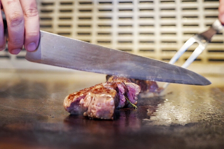 全台唯一夏威夷無菜單鐵板燒!近距離看火焰秀!整尾加拿大龍蝦都是我的~