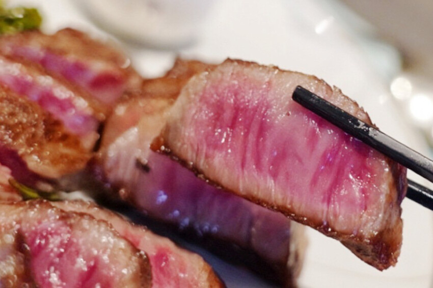 全台唯一夏威夷無菜單鐵板燒!近距離看火焰秀!整尾加拿大龍蝦都是我的~