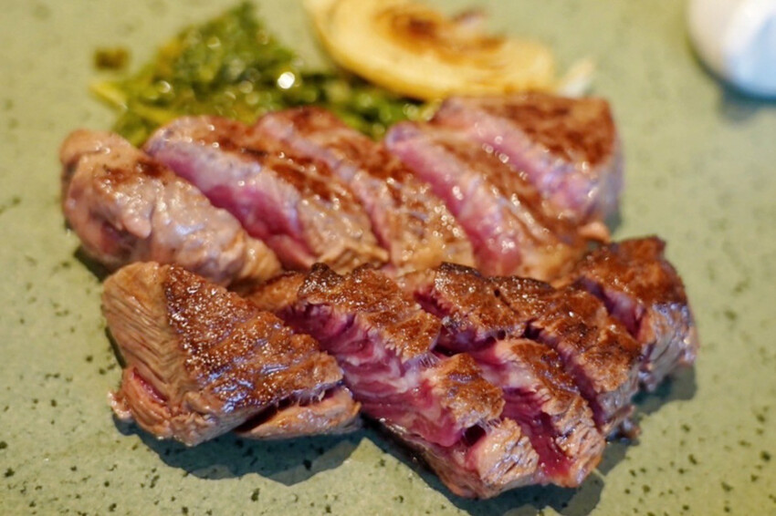 全台唯一夏威夷無菜單鐵板燒!近距離看火焰秀!整尾加拿大龍蝦都是我的~