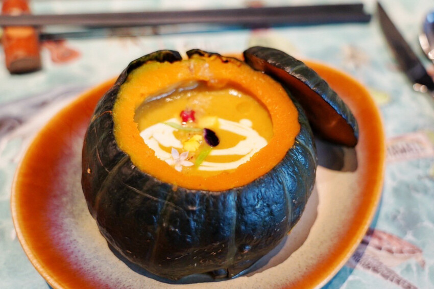 全台唯一夏威夷無菜單鐵板燒!近距離看火焰秀!整尾加拿大龍蝦都是我的~