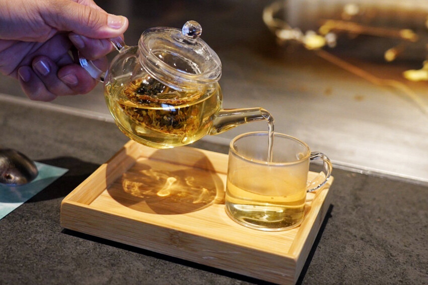 全台唯一夏威夷無菜單鐵板燒!近距離看火焰秀!整尾加拿大龍蝦都是我的~