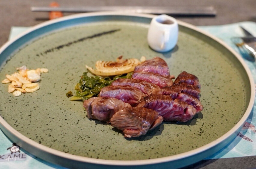 全台唯一夏威夷無菜單鐵板燒!近距離看火焰秀!整尾加拿大龍蝦都是我的~