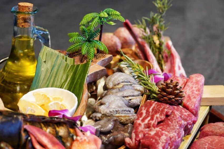 全台唯一夏威夷無菜單鐵板燒!近距離看火焰秀!整尾加拿大龍蝦都是我的~