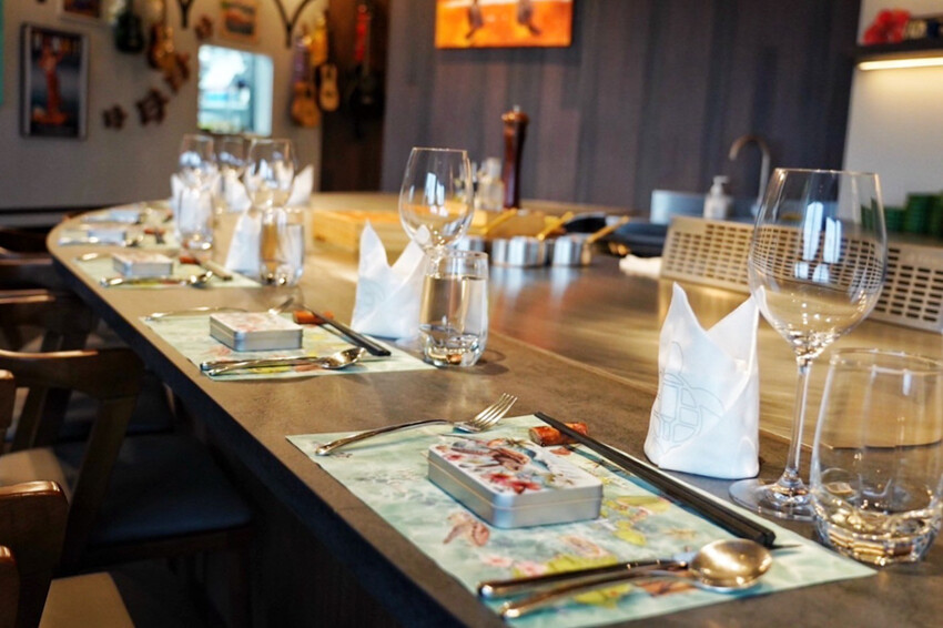 全台唯一夏威夷無菜單鐵板燒!近距離看火焰秀!整尾加拿大龍蝦都是我的~