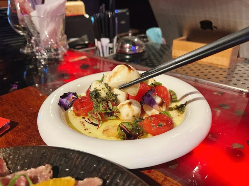 台北市大同區台北車站餐酒館推薦｜黑媽台北Bad Mama，隱藏在老宅小巷裡的神秘藝術酒吧，陪你嗨到凌晨半夜！週四還有披薩