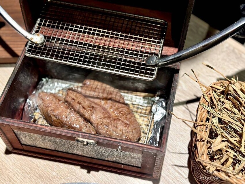 台中市北區山鯨燒肉-吃燒肉還能穿美美的和服