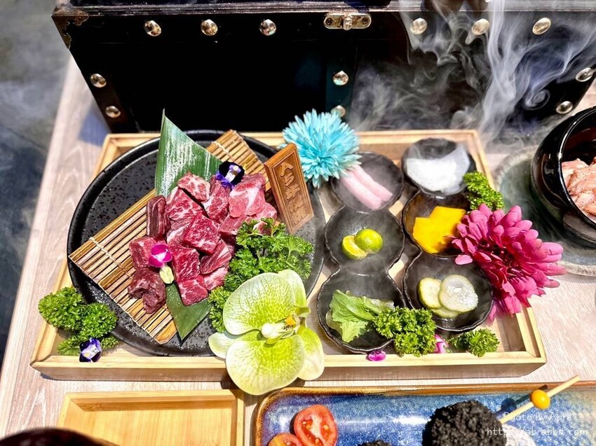 台中市北區山鯨燒肉-吃燒肉還能穿美美的和服