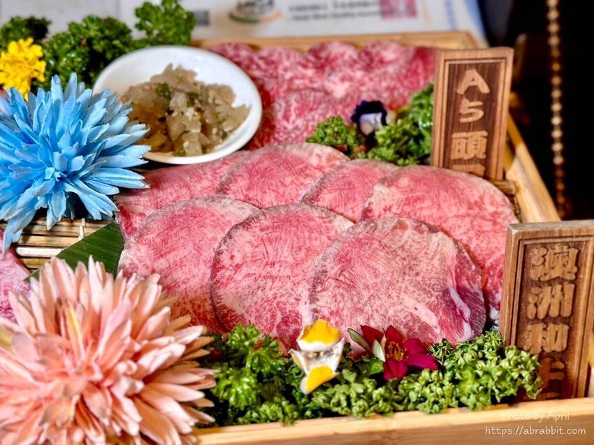 台中市北區山鯨燒肉-吃燒肉還能穿美美的和服