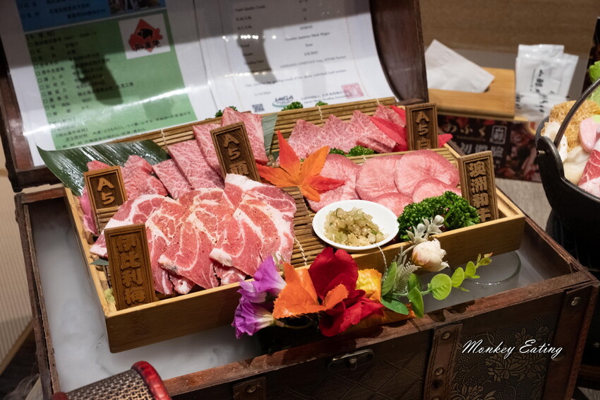 【台中北區】山鯨燒肉│漢口路燒肉推薦,浮誇系A5和牛燒肉、超美裝潢一秒到日本!還有免費和服體驗 - 貪吃猴的幻想