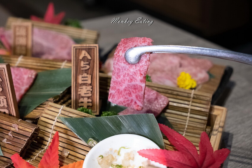 【台中北區】山鯨燒肉│漢口路燒肉推薦,浮誇系A5和牛燒肉、超美裝潢一秒到日本!還有免費和服體驗 - 貪吃猴的幻想
