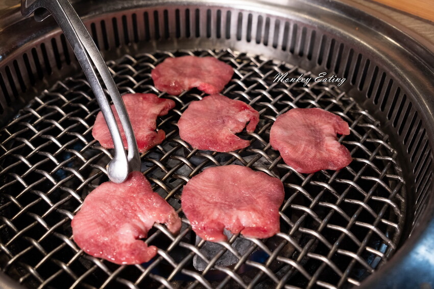 【台中北區】山鯨燒肉│漢口路燒肉推薦,浮誇系A5和牛燒肉、超美裝潢一秒到日本!還有免費和服體驗 - 貪吃猴的幻想