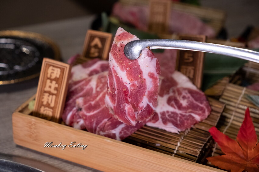 【台中北區】山鯨燒肉│漢口路燒肉推薦,浮誇系A5和牛燒肉、超美裝潢一秒到日本!還有免費和服體驗 - 貪吃猴的幻想