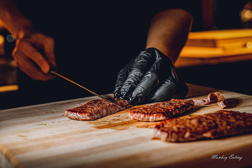 【台中北區】山鯨燒肉│漢口路燒肉推薦,浮誇系A5和牛燒肉、超美裝潢一秒到日本!還有免費和服體驗 - 貪吃猴的幻想