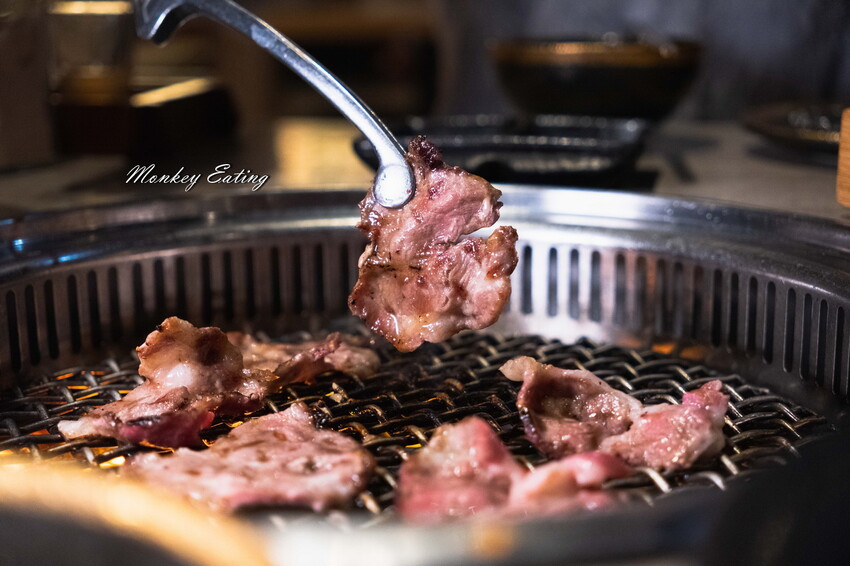 【台中北區】山鯨燒肉│漢口路燒肉推薦,浮誇系A5和牛燒肉、超美裝潢一秒到日本!還有免費和服體驗 - 貪吃猴的幻想