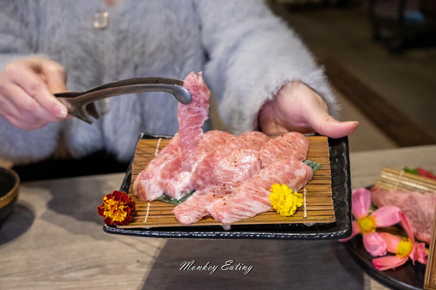 【台中北區】山鯨燒肉│漢口路燒肉推薦,浮誇系A5和牛燒肉、超美裝潢一秒到日本!還有免費和服體驗 - 貪吃猴的幻想