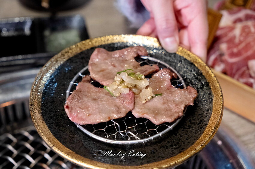 【台中北區】山鯨燒肉│漢口路燒肉推薦,浮誇系A5和牛燒肉、超美裝潢一秒到日本!還有免費和服體驗 - 貪吃猴的幻想