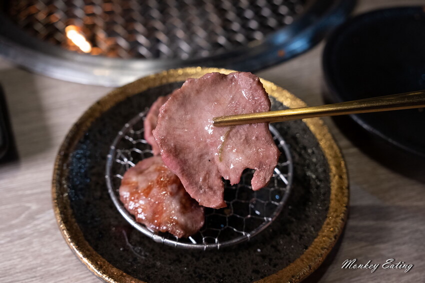 【台中北區】山鯨燒肉│漢口路燒肉推薦,浮誇系A5和牛燒肉、超美裝潢一秒到日本!還有免費和服體驗 - 貪吃猴的幻想