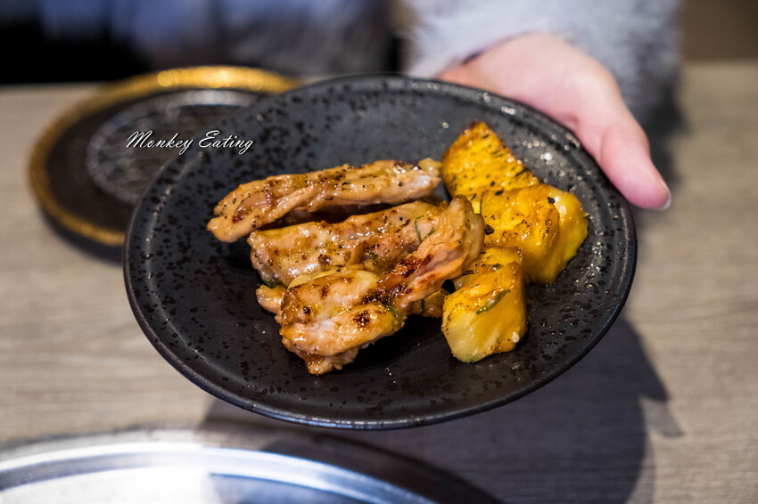 【台中北區】山鯨燒肉│漢口路燒肉推薦,浮誇系A5和牛燒肉、超美裝潢一秒到日本!還有免費和服體驗 - 貪吃猴的幻想