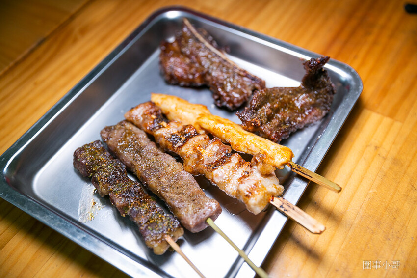 宜蘭羅東美食推薦-胖達夯燒烤!午餐到宵夜都吃得到美味的雞絲涼麵跟燒烤~還有烤飯糰也超級好吃! @圍事小哥的幸福相框