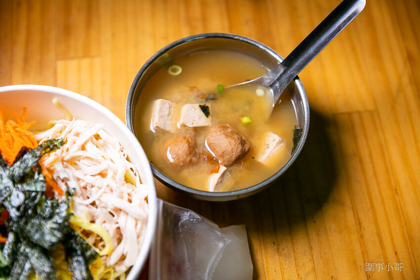 宜蘭羅東美食推薦-胖達夯燒烤!午餐到宵夜都吃得到美味的雞絲涼麵跟燒烤~還有烤飯糰也超級好吃! @圍事小哥的幸福相框