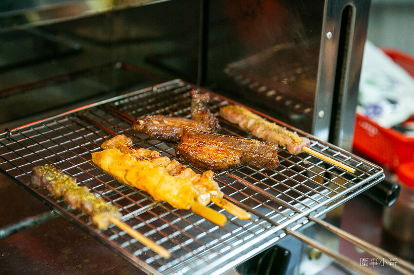 宜蘭羅東美食推薦-胖達夯燒烤!午餐到宵夜都吃得到美味的雞絲涼麵跟燒烤~還有烤飯糰也超級好吃! @圍事小哥的幸福相框