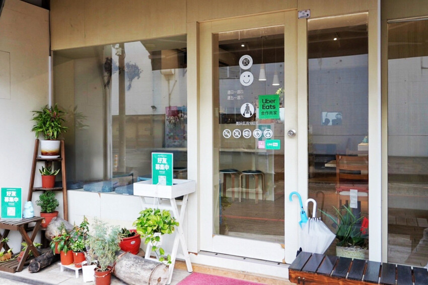 賣場旁超隱密手作甜點!平日下午兩點蛋糕櫃已空,拿鐵一杯才80元~