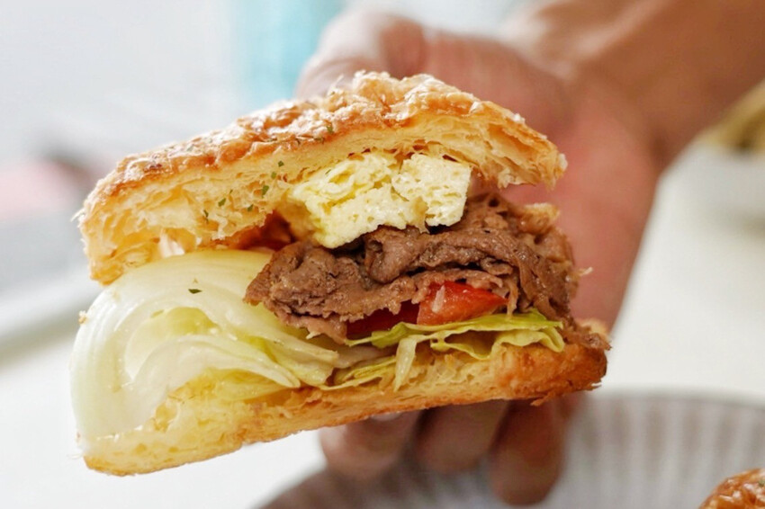 賣場旁超隱密手作甜點!平日下午兩點蛋糕櫃已空,拿鐵一杯才80元~