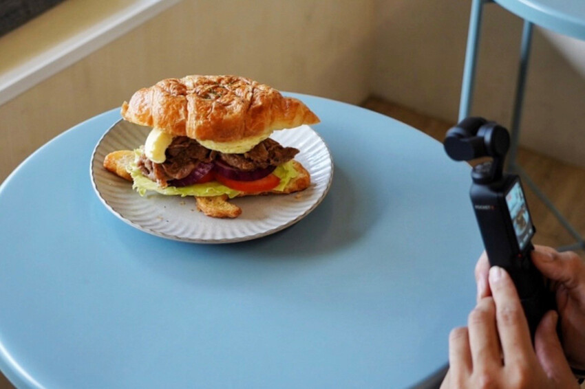 賣場旁超隱密手作甜點!平日下午兩點蛋糕櫃已空,拿鐵一杯才80元~