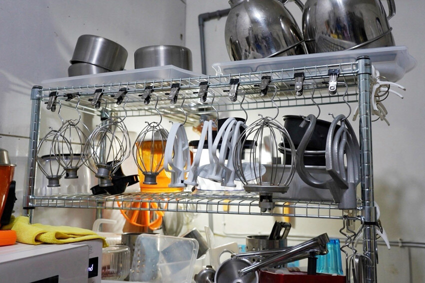 賣場旁超隱密手作甜點!平日下午兩點蛋糕櫃已空,拿鐵一杯才80元~