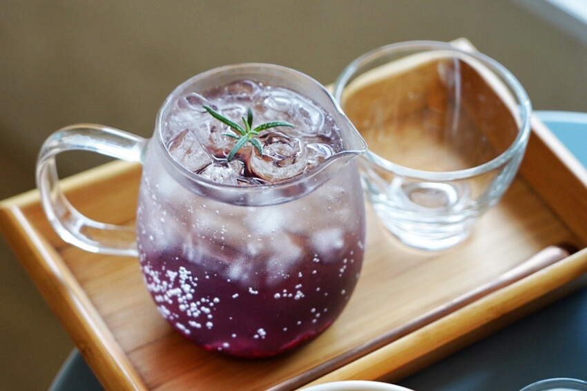 賣場旁超隱密手作甜點!平日下午兩點蛋糕櫃已空,拿鐵一杯才80元~