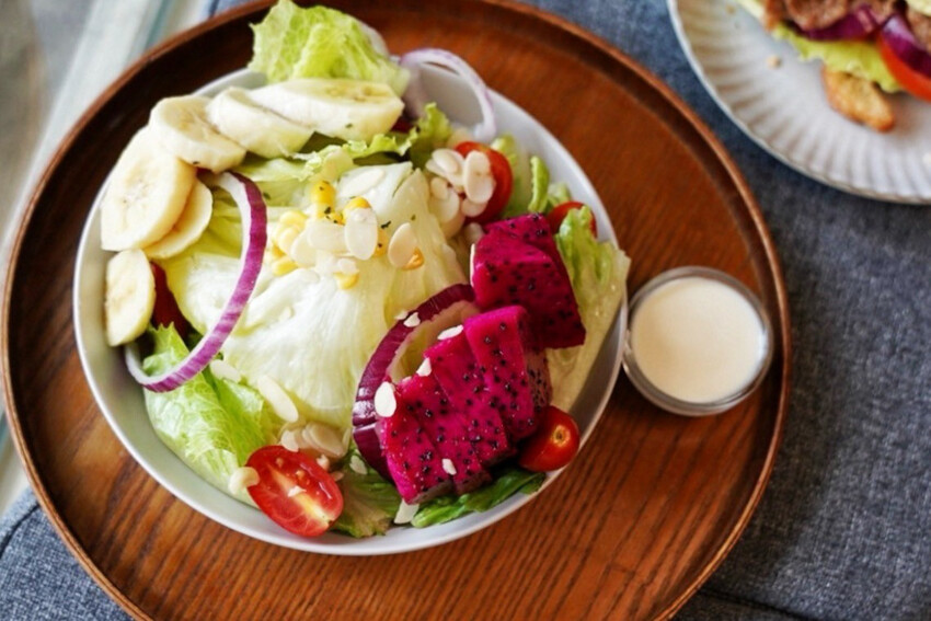 賣場旁超隱密手作甜點!平日下午兩點蛋糕櫃已空,拿鐵一杯才80元~