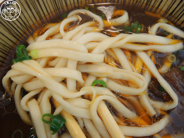 老張牛肉麵：呷飽祙【台北中正･老張牛肉麵】新分店有媽媽的味道