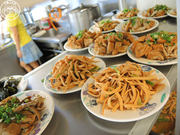 老張牛肉麵：呷飽祙【台北中正･老張牛肉麵】新分店有媽媽的味道