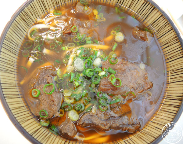老張牛肉麵：呷飽祙【台北中正･老張牛肉麵】新分店有媽媽的味道