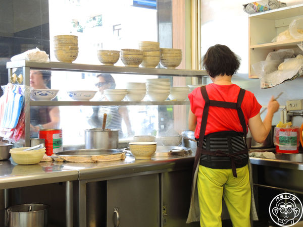 老張牛肉麵：呷飽祙【台北中正･老張牛肉麵】新分店有媽媽的味道