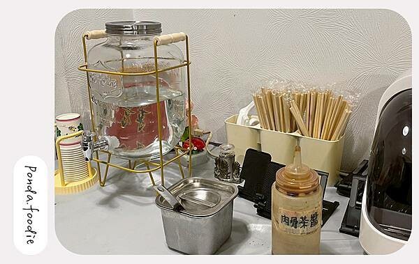 龍虎海南雞飯|新竹道地星馬料理,平價品嘗海南雞飯、肉骨茶。 龍虎海南雞飯|新竹道地星馬料理,平價品嘗海南雞飯、肉骨茶。