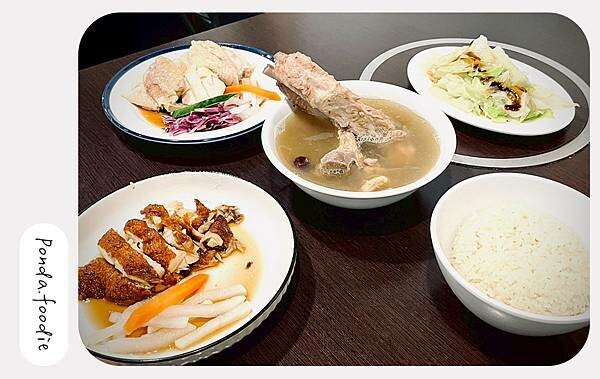 龍虎海南雞飯|新竹道地星馬料理,平價品嘗海南雞飯、肉骨茶。 龍虎海南雞飯|新竹道地星馬料理,平價品嘗海南雞飯、肉骨茶。