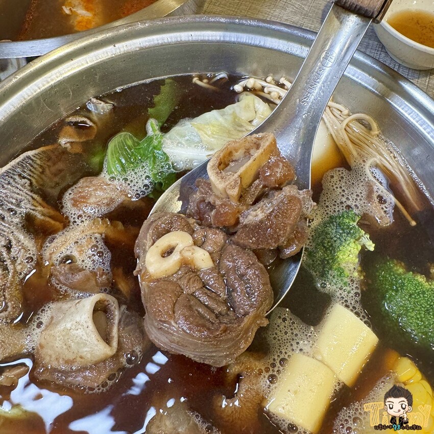 苗栗縣頭份市苗栗頭份不打羊。羊肉爐牛肉爐吃到飽! 全台最多最豐富百種食材吃到飽只要530元起! 當月壽星個人8折優惠! 90歲以上當月壽星個人免費招待! (菜單營業時間地址電話) - 跟著踢小米吃喝玩