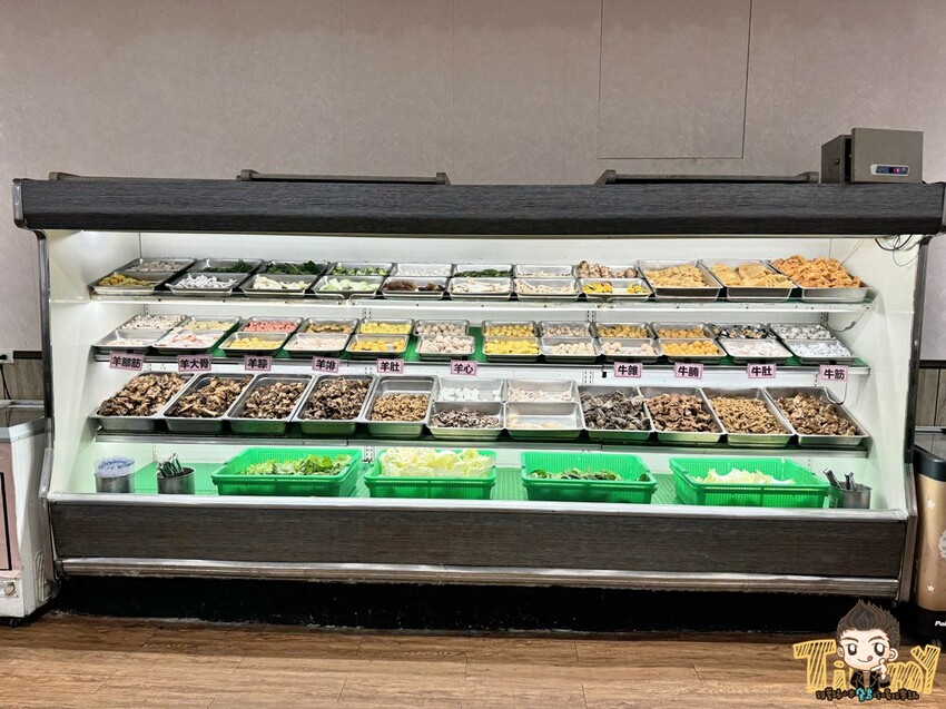 苗栗縣頭份市苗栗頭份不打羊。羊肉爐牛肉爐吃到飽! 全台最多最豐富百種食材吃到飽只要530元起! 當月壽星個人8折優惠! 90歲以上當月壽星個人免費招待! (菜單營業時間地址電話) - 跟著踢小米吃喝玩