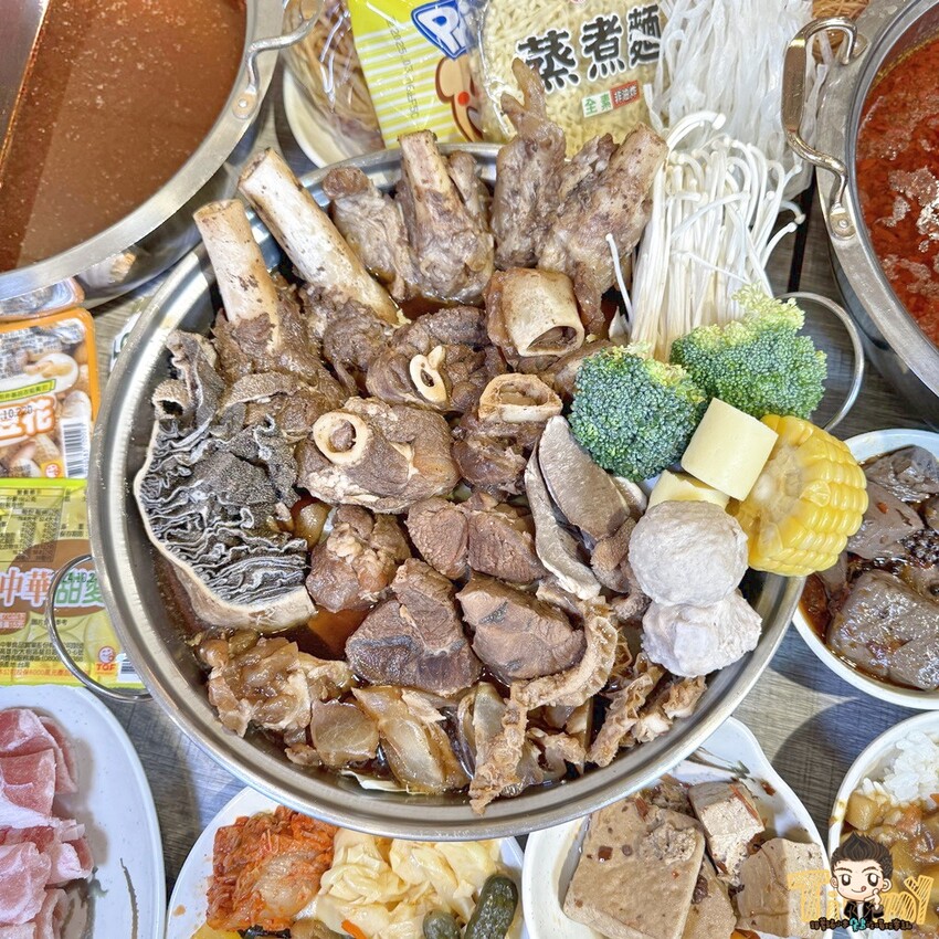 苗栗縣頭份市苗栗頭份不打羊。羊肉爐牛肉爐吃到飽! 全台最多最豐富百種食材吃到飽只要530元起! 當月壽星個人8折優惠! 90歲以上當月壽星個人免費招待! (菜單營業時間地址電話) - 跟著踢小米吃喝玩