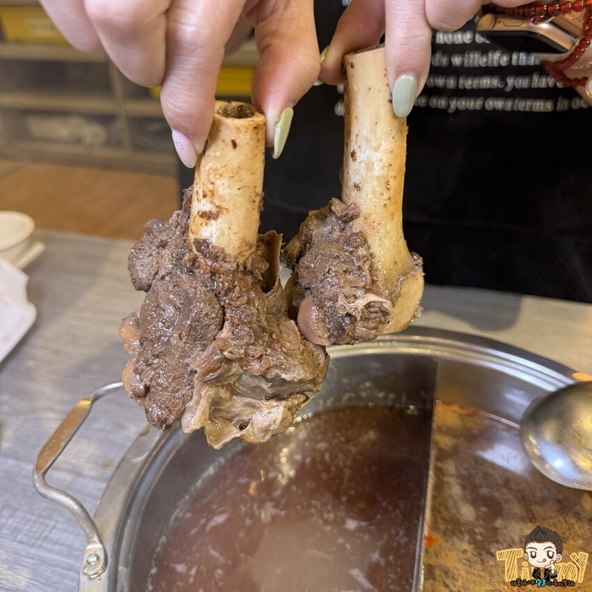 苗栗縣頭份市苗栗頭份不打羊。羊肉爐牛肉爐吃到飽! 全台最多最豐富百種食材吃到飽只要530元起! 當月壽星個人8折優惠! 90歲以上當月壽星個人免費招待! (菜單營業時間地址電話) - 跟著踢小米吃喝玩