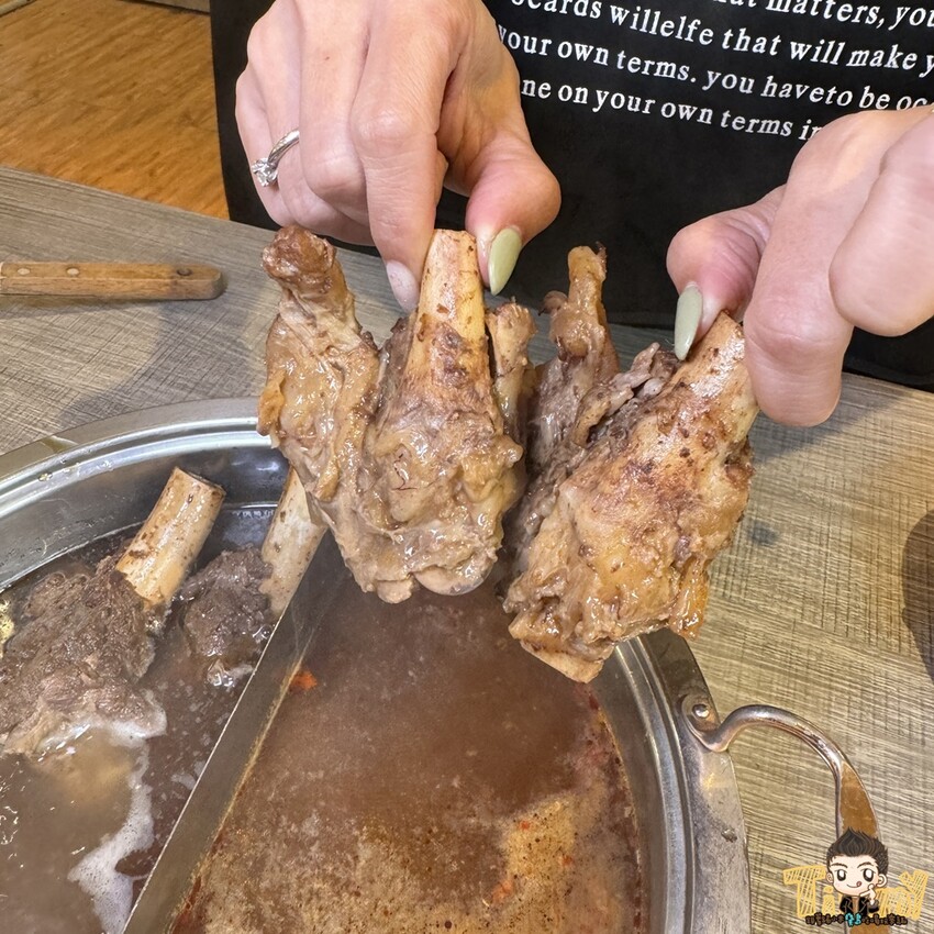 苗栗縣頭份市苗栗頭份不打羊。羊肉爐牛肉爐吃到飽! 全台最多最豐富百種食材吃到飽只要530元起! 當月壽星個人8折優惠! 90歲以上當月壽星個人免費招待! (菜單營業時間地址電話) - 跟著踢小米吃喝玩