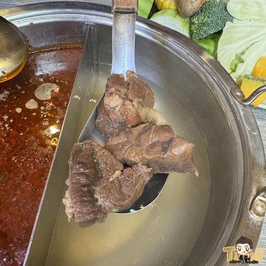 苗栗縣頭份市苗栗頭份不打羊。羊肉爐牛肉爐吃到飽! 全台最多最豐富百種食材吃到飽只要530元起! 當月壽星個人8折優惠! 90歲以上當月壽星個人免費招待! (菜單營業時間地址電話) - 跟著踢小米吃喝玩