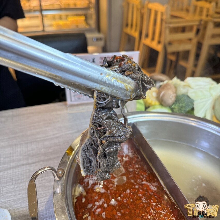 苗栗縣頭份市苗栗頭份不打羊。羊肉爐牛肉爐吃到飽! 全台最多最豐富百種食材吃到飽只要530元起! 當月壽星個人8折優惠! 90歲以上當月壽星個人免費招待! (菜單營業時間地址電話) - 跟著踢小米吃喝玩