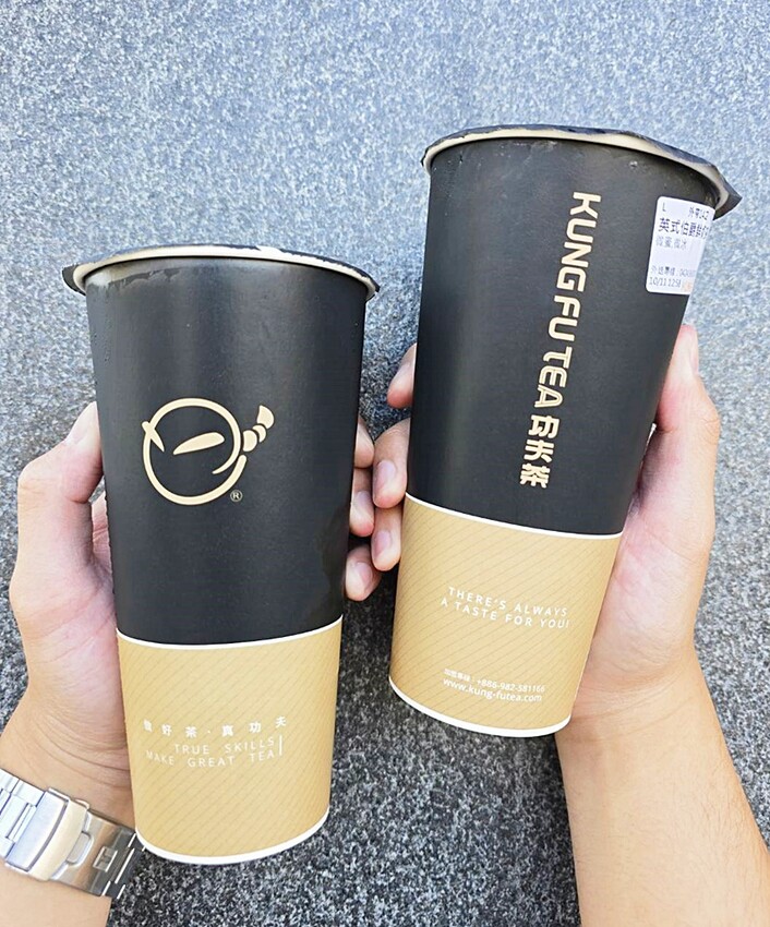 想要滿足平價又美味的下午茶就來這！！功夫茶王、咀嚼系38奶霸，手作紅豆餅鹹甜口味一咬就爆餡！！