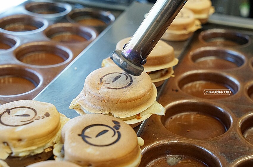 想要滿足平價又美味的下午茶就來這！！功夫茶王、咀嚼系38奶霸，手作紅豆餅鹹甜口味一咬就爆餡！！